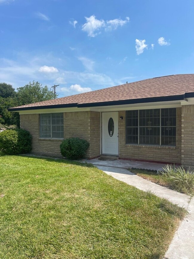 Building Photo - Gorgeous all renovated Home in Texas City,...
