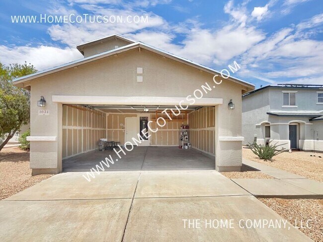Building Photo - 1034 W Camino Hombre Viejo