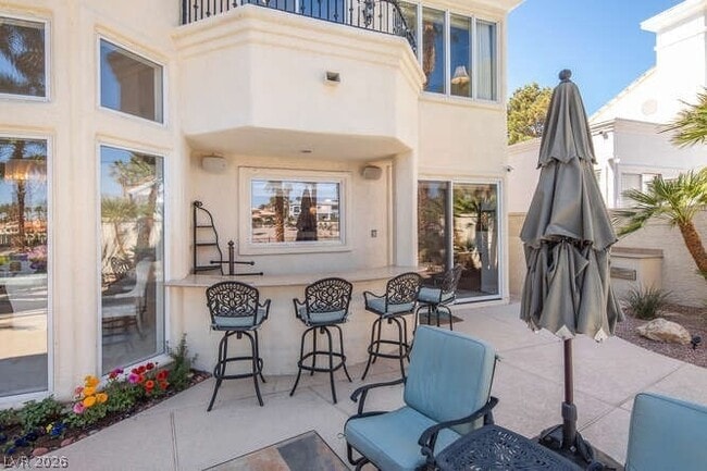 Building Photo - 8856 Rainbow Ridge Dr