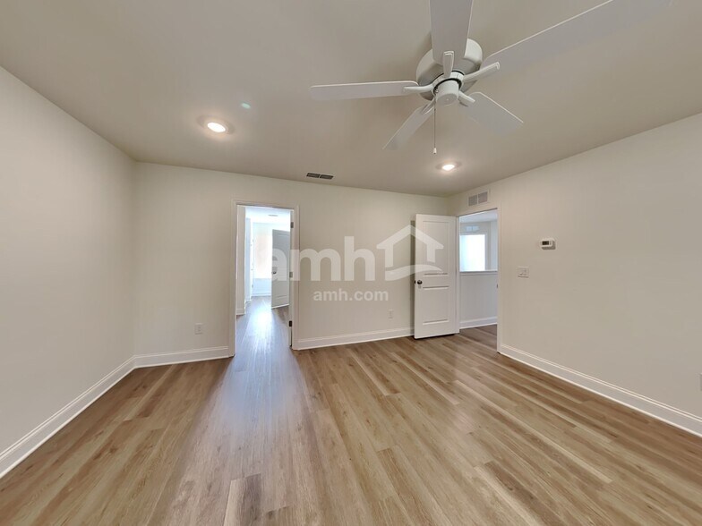 Building Photo - 850 Jubilation St