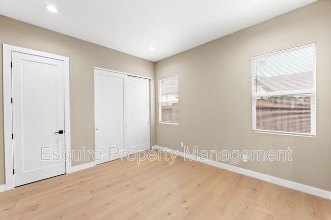 Building Photo - 545 Carty Dr