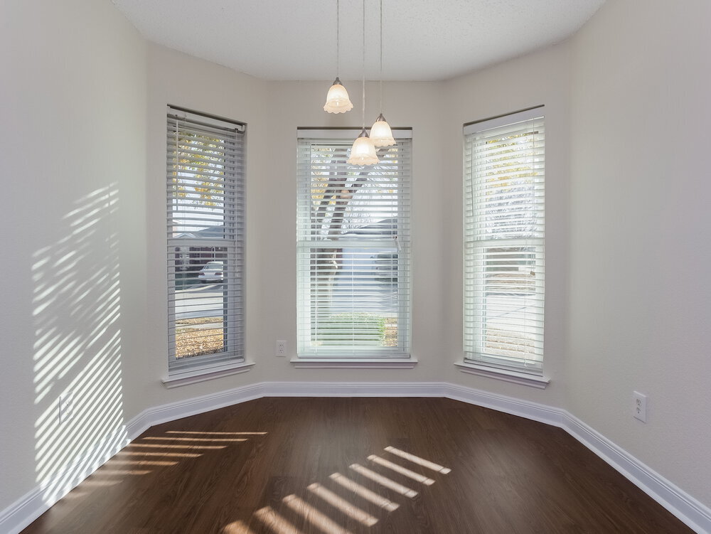 Building Photo - 2370 Stagecoach St