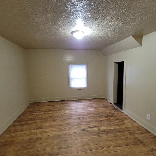Building Photo - 3BR House near Fountain Square area!