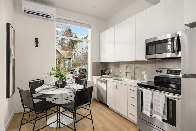 12-web-or-mls-8120-se-11th-ave - SE 11th & Tenino Apartments