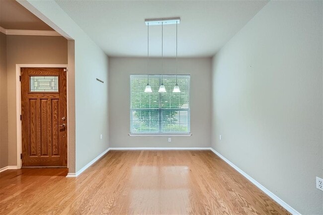 Building Photo - 120 Muir Ct