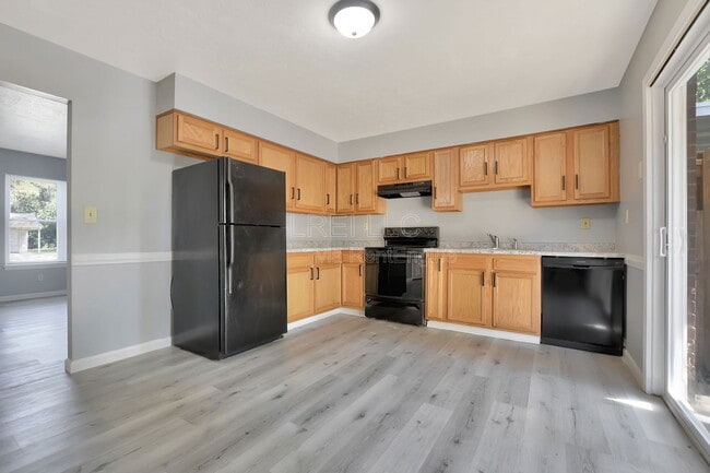 Building Photo - 817 Lancelot Ct