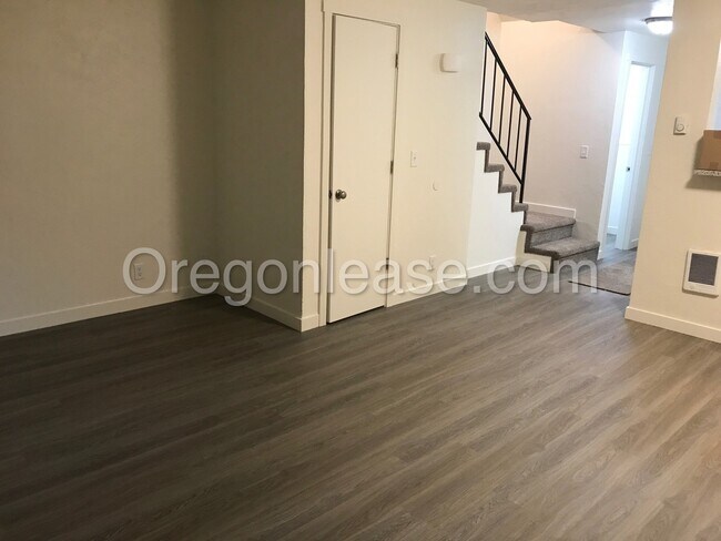 Building Photo - Two bedroom one bath townhouse in West Spr...