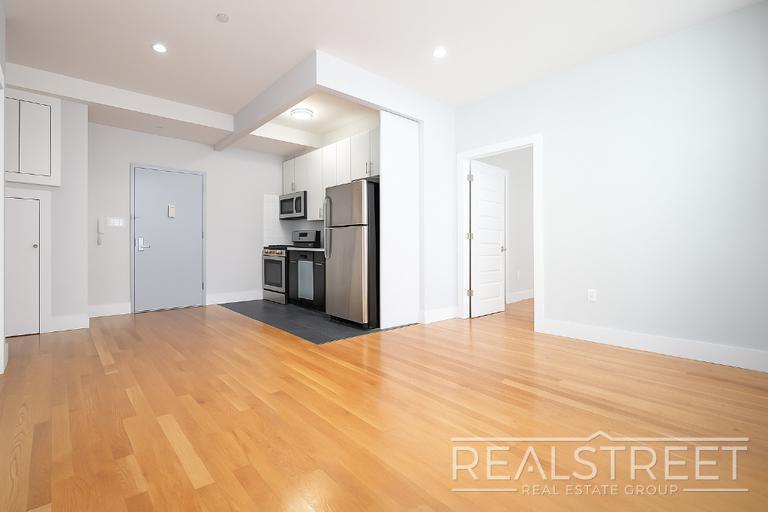 Building Photo - LUXURY 2 Bed in Queens!