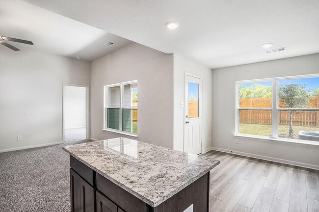 Building Photo - 1460 Sunkiss Dr