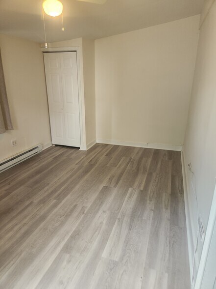 Living Rm/Bedroom - 61 E Oakland Ave
