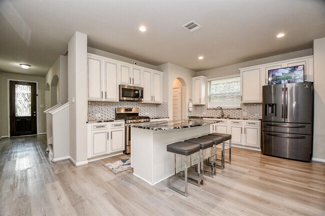Building Photo - 2707 Dry Creek Dr