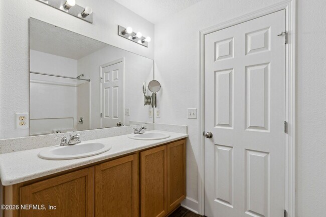 Building Photo - 15929 Hutton Ln