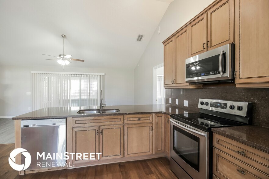 Building Photo - 1048 Spring Loop Way