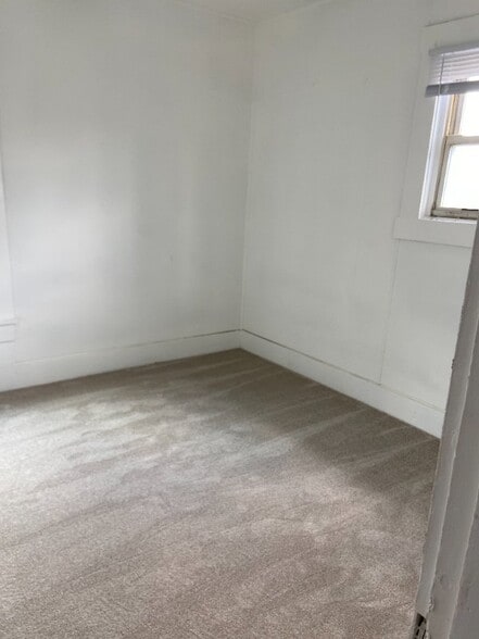 Building Photo - 225 S East St