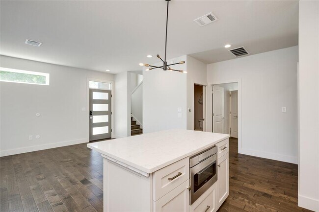 Building Photo - 1412 Perez St