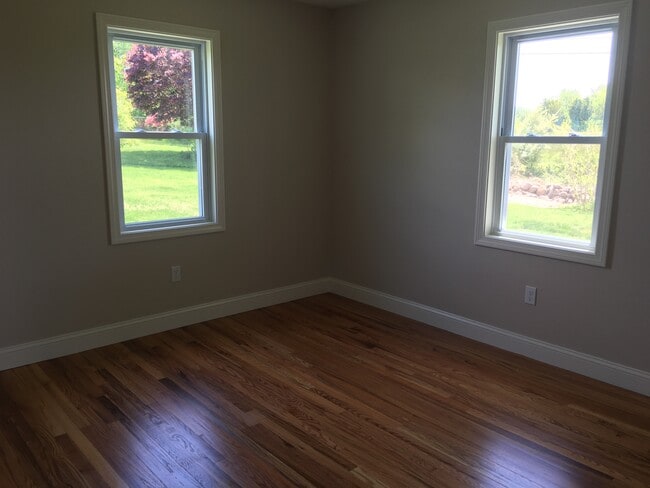 Building Photo - 7 Herbert Dr