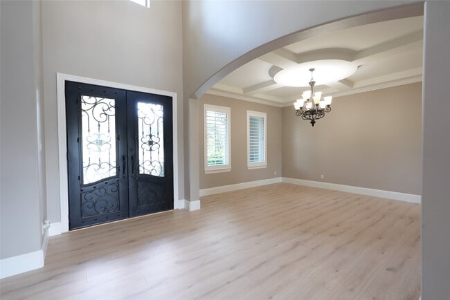 Building Photo - 32726 Tall Oaks Way