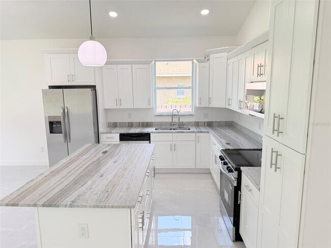 Building Photo - 1029 S 66th St