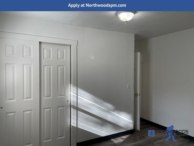 Building Photo - Nice 2 bedroom, 1 bathroom home close to everything in Central Point!!!