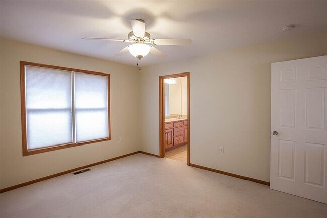 Building Photo - Italian Estates Property Management