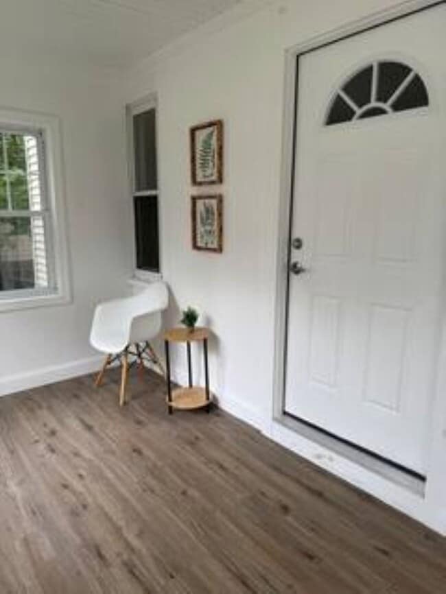 Building Photo - 10 Cranch St