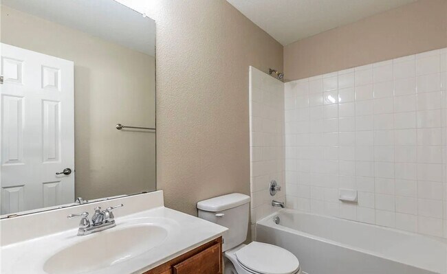 Building Photo - Grand Home w/ Office in Temple, Tx