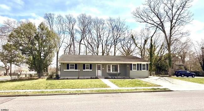 Building Photo - 644 5th St