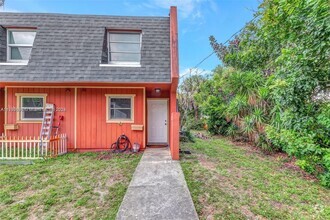 Building Photo - 6141 SW 42nd Ct