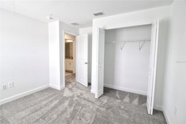 Building Photo - 11425 Listening Dr