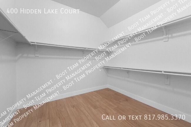 Building Photo - 400 Hidden Lake Ct