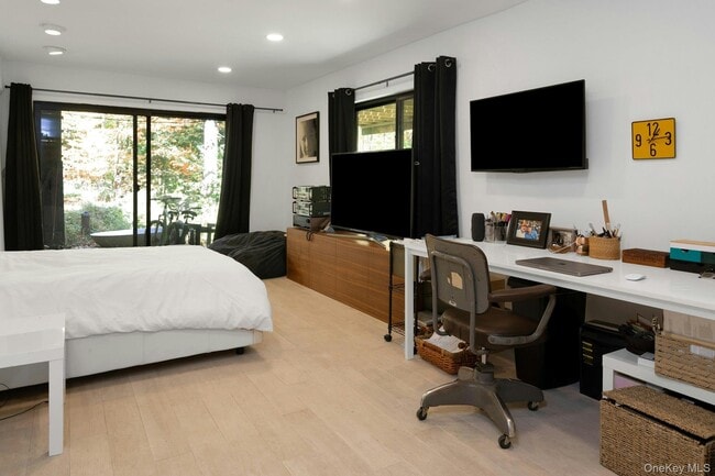 Building Photo - 16 Old Wagon Rd