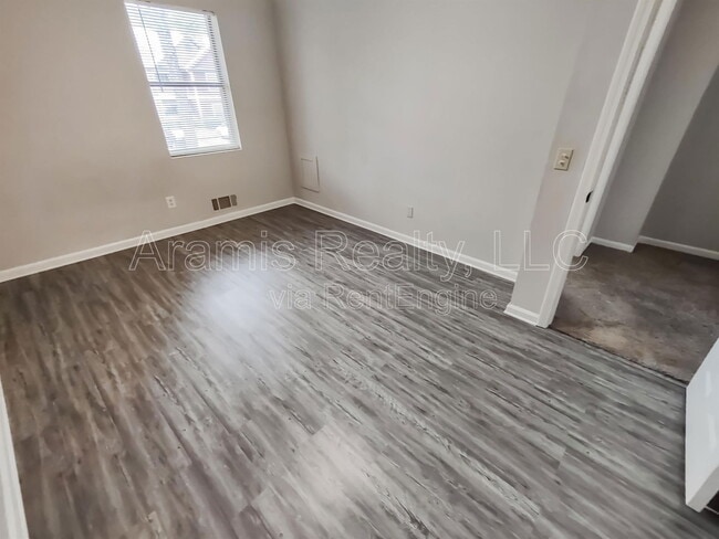 Building Photo - 5050 Top Cat Ct