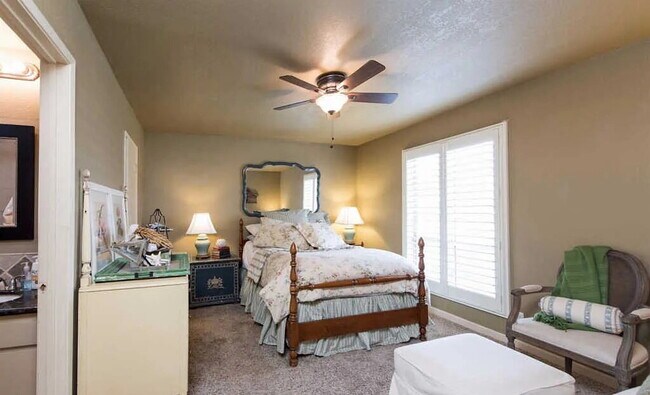 Building Photo - Beautiful one Bathroom unit in Fresno. Close to Fig Garden Village and River Park.