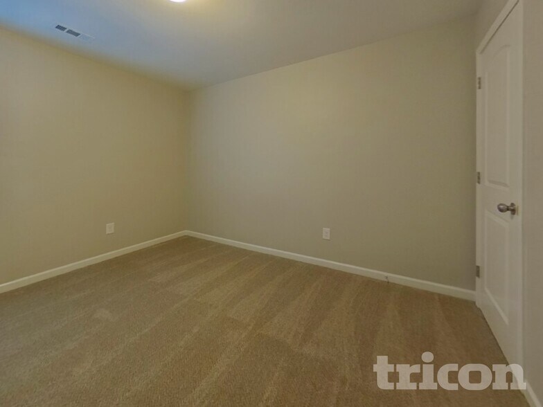 Building Photo - 2037 St Augustine Pl