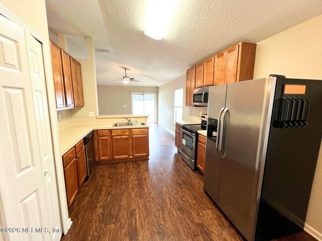 Building Photo - 1960 McGirts Point Blvd