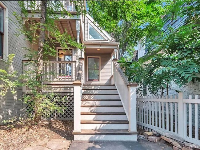 Building Photo - 2135 Spruce St