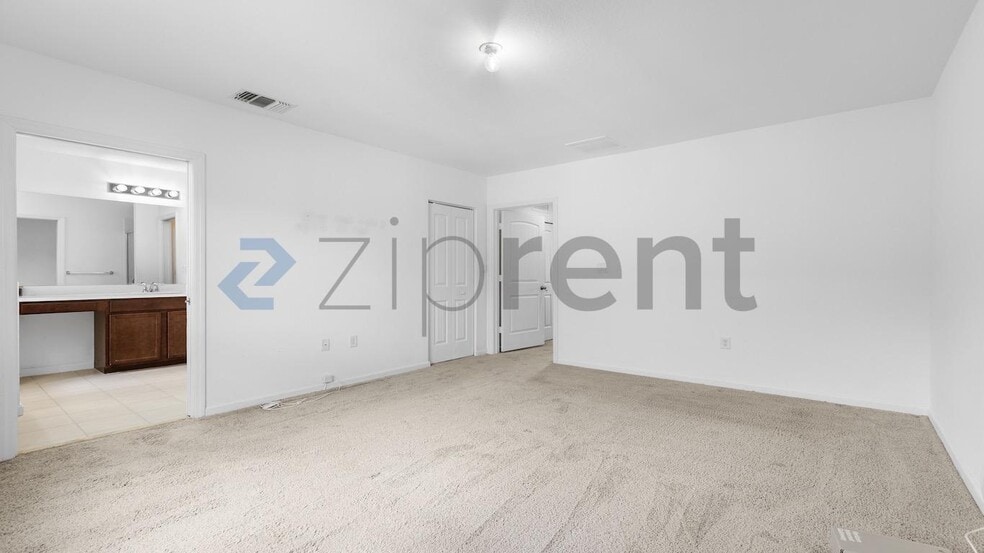 Building Photo - Unit