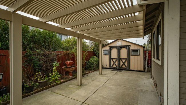 Building Photo - BEAUTIFUL HOME IN THE GLEN COVE AREA  OF VALLEJO WITH VIEWS OF THE BAY