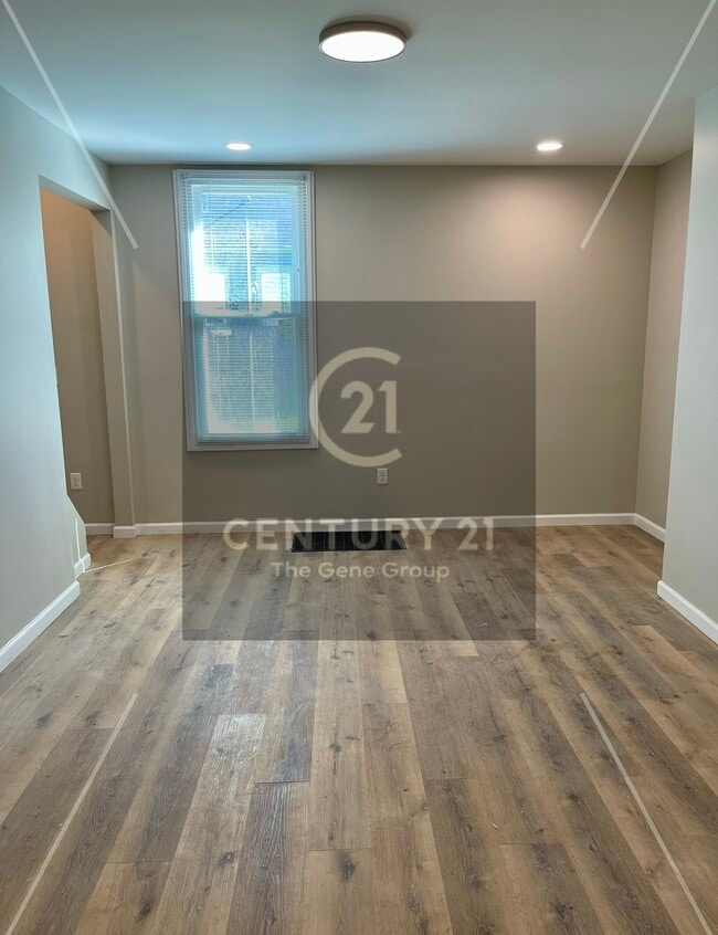 Building Photo - 319 Wyoming St