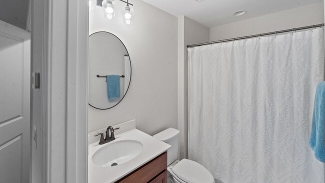 Building Photo - Spacious 6-Bedroom Waterfront Home in Richmond Hill, GA