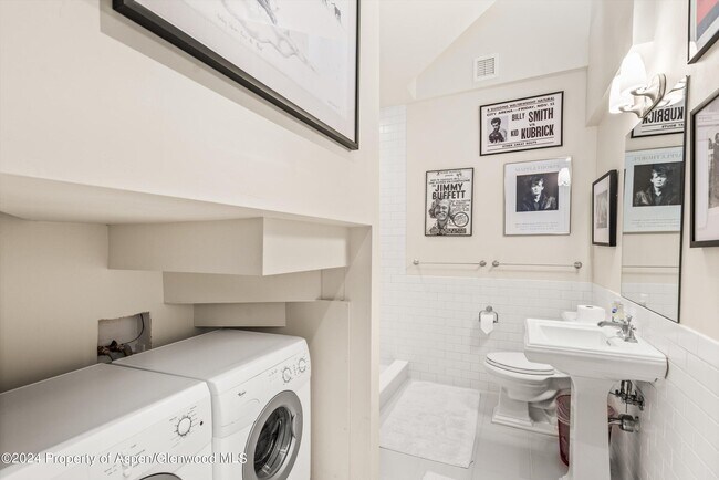 Building Photo - 308 Park Ave