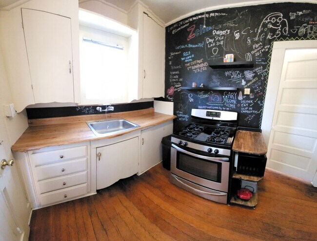 Building Photo - Jeffrey and Foothill Properties