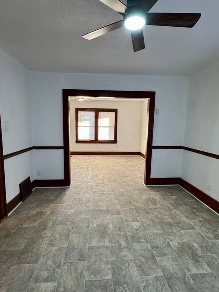 Building Photo - 1338 W 13th St