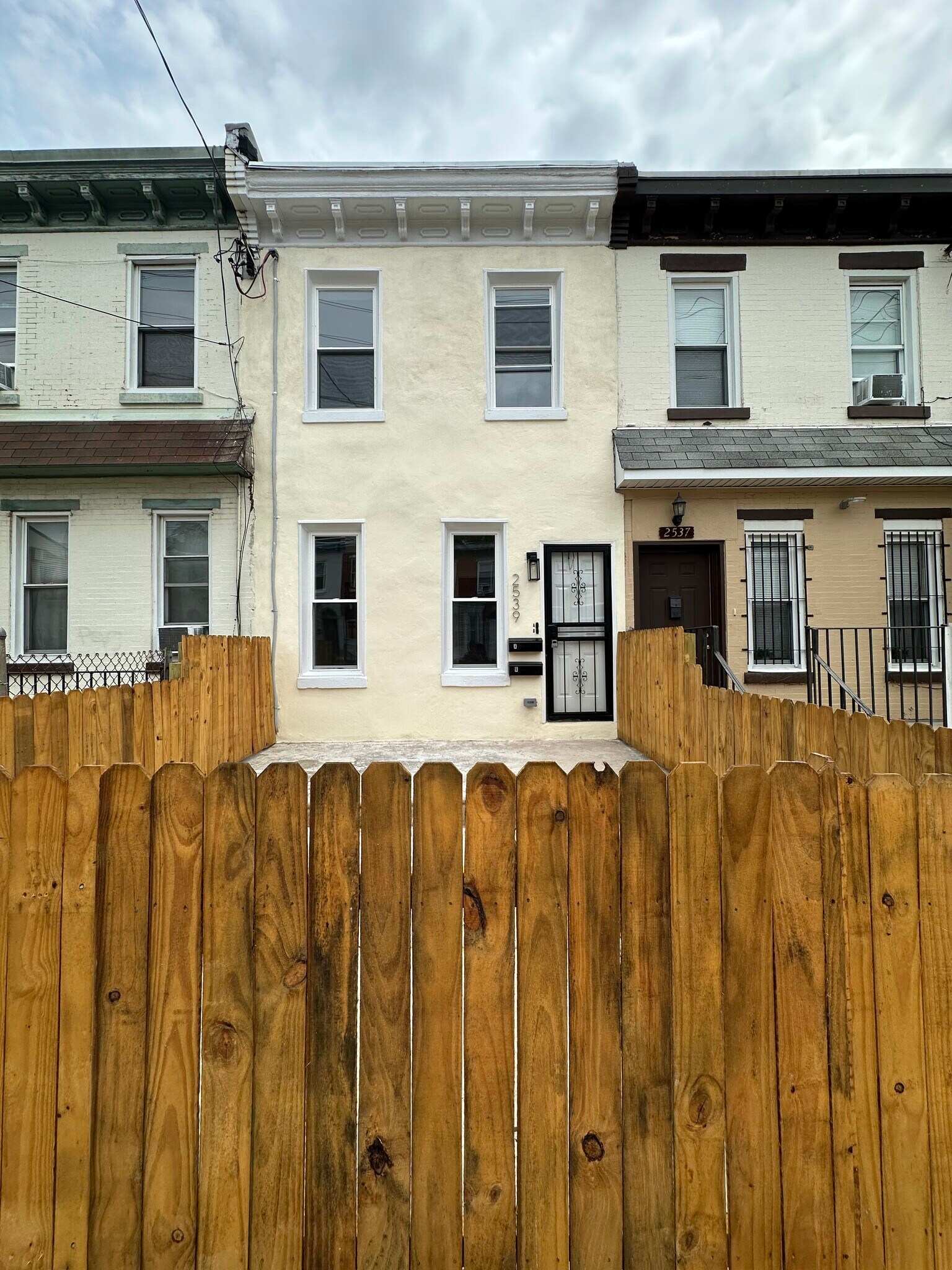 Building Photo - 2539 N Marshall St