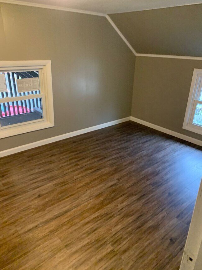 Building Photo - Perfect single family home!