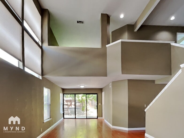 Building Photo - 4721 Shannondale Dr