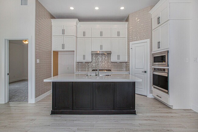 Building Photo - 15018 Bonham Shore Dr