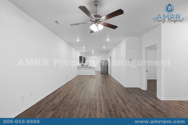 Building Photo - Move-In Ready 3-Bedroom Townhome – Ideal f...