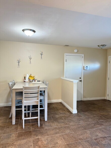 Building Photo - 9645 St George St