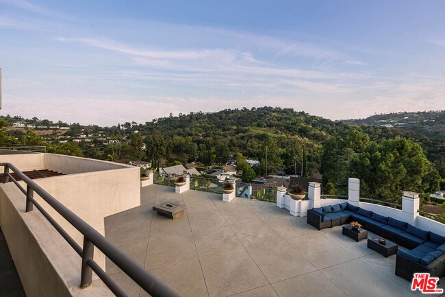 Building Photo - 11470 Dona Evita Dr
